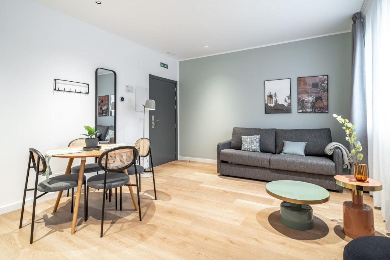 Limehome Sevilla Ronda De Capuchinos מראה חיצוני תמונה