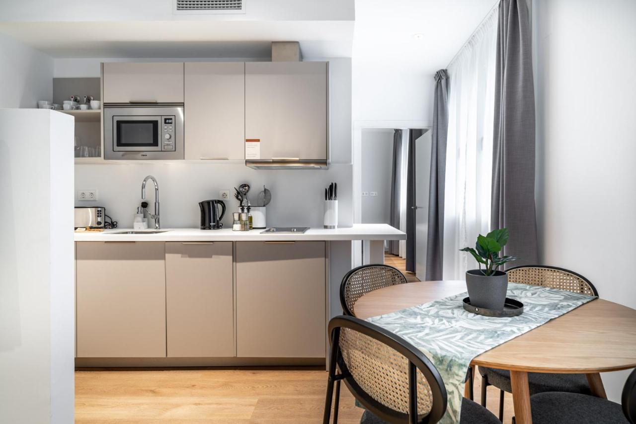 Limehome Sevilla Ronda De Capuchinos מראה חיצוני תמונה