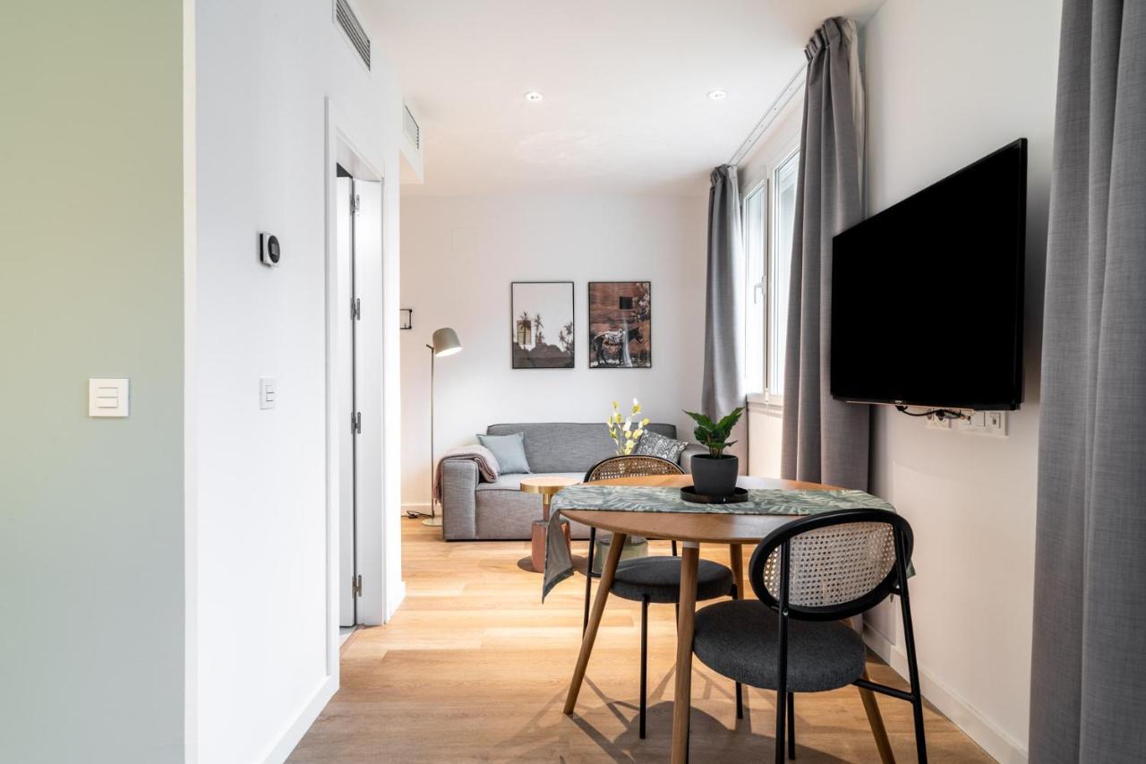 Limehome Sevilla Ronda De Capuchinos מראה חיצוני תמונה