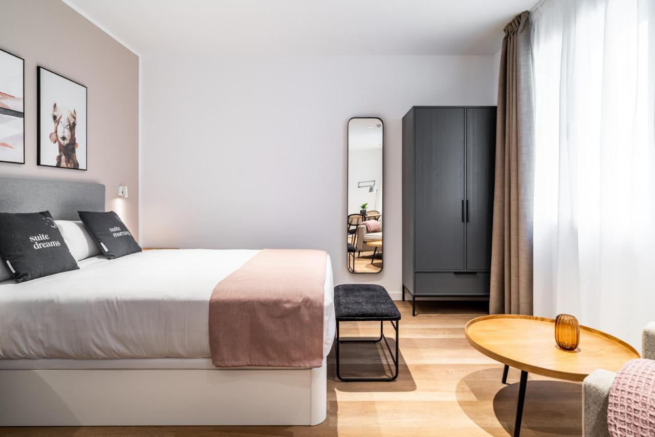 Limehome Sevilla Ronda De Capuchinos מראה חיצוני תמונה