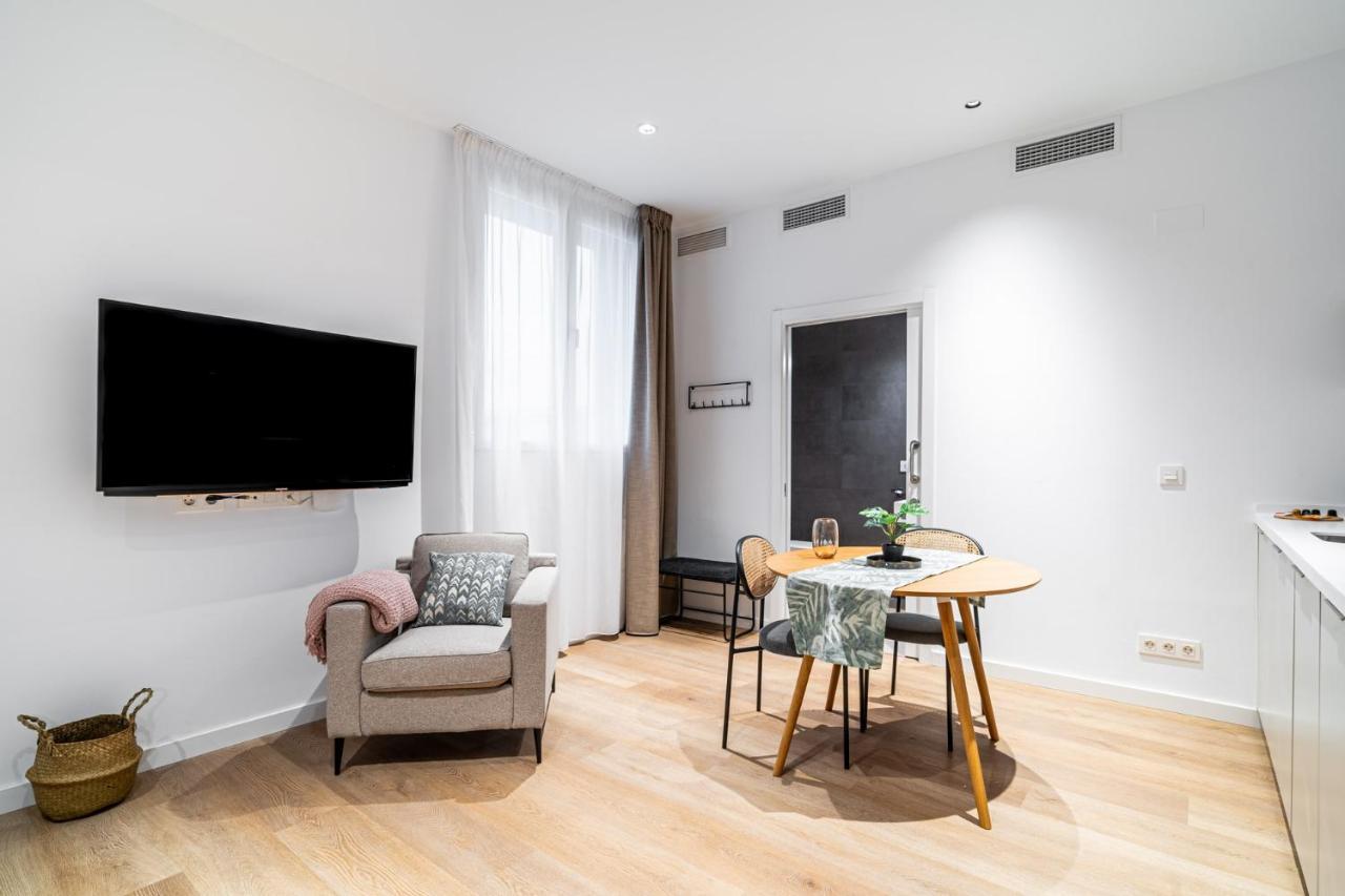 Limehome Sevilla Ronda De Capuchinos מראה חיצוני תמונה