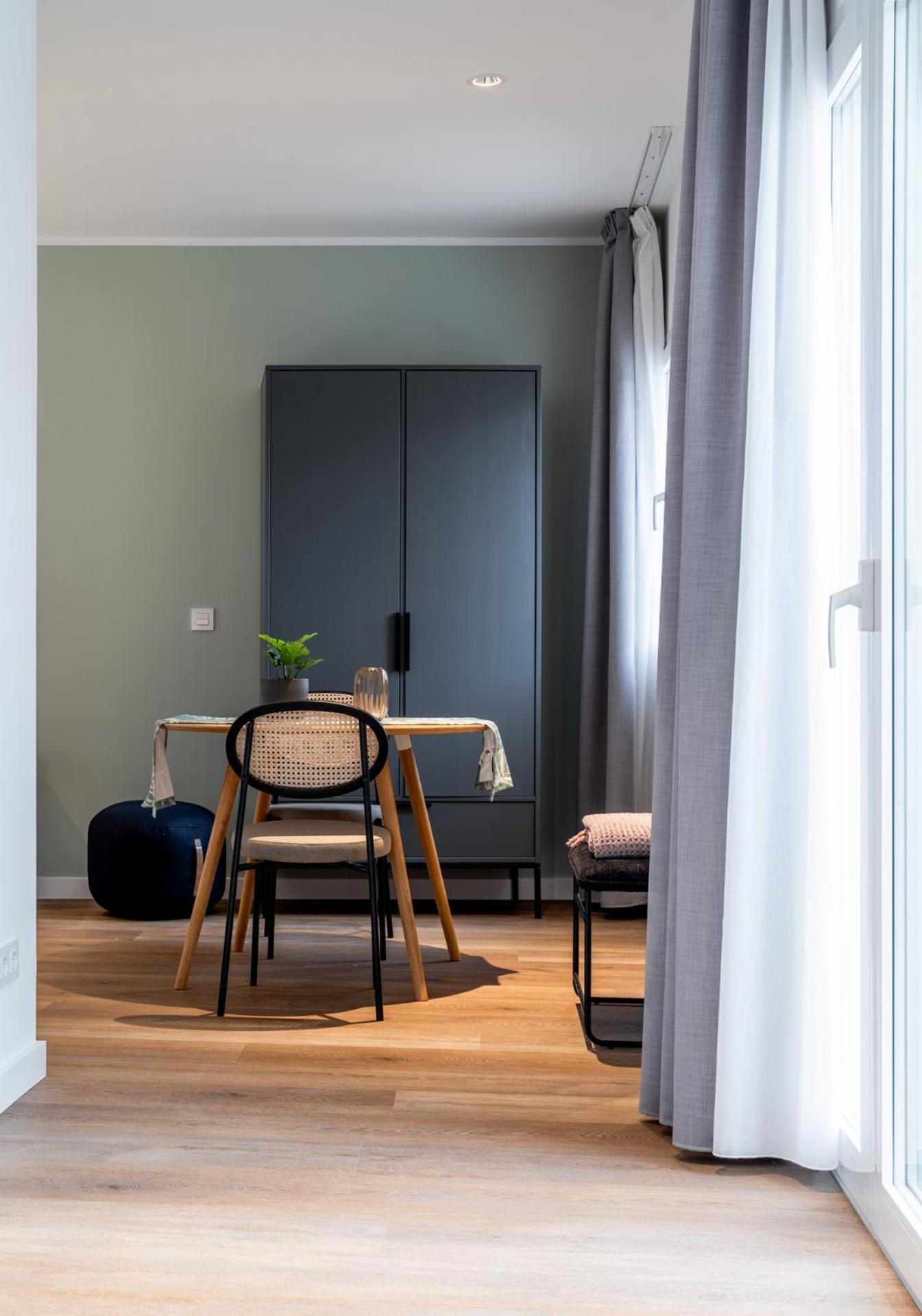 Limehome Sevilla Ronda De Capuchinos מראה חיצוני תמונה